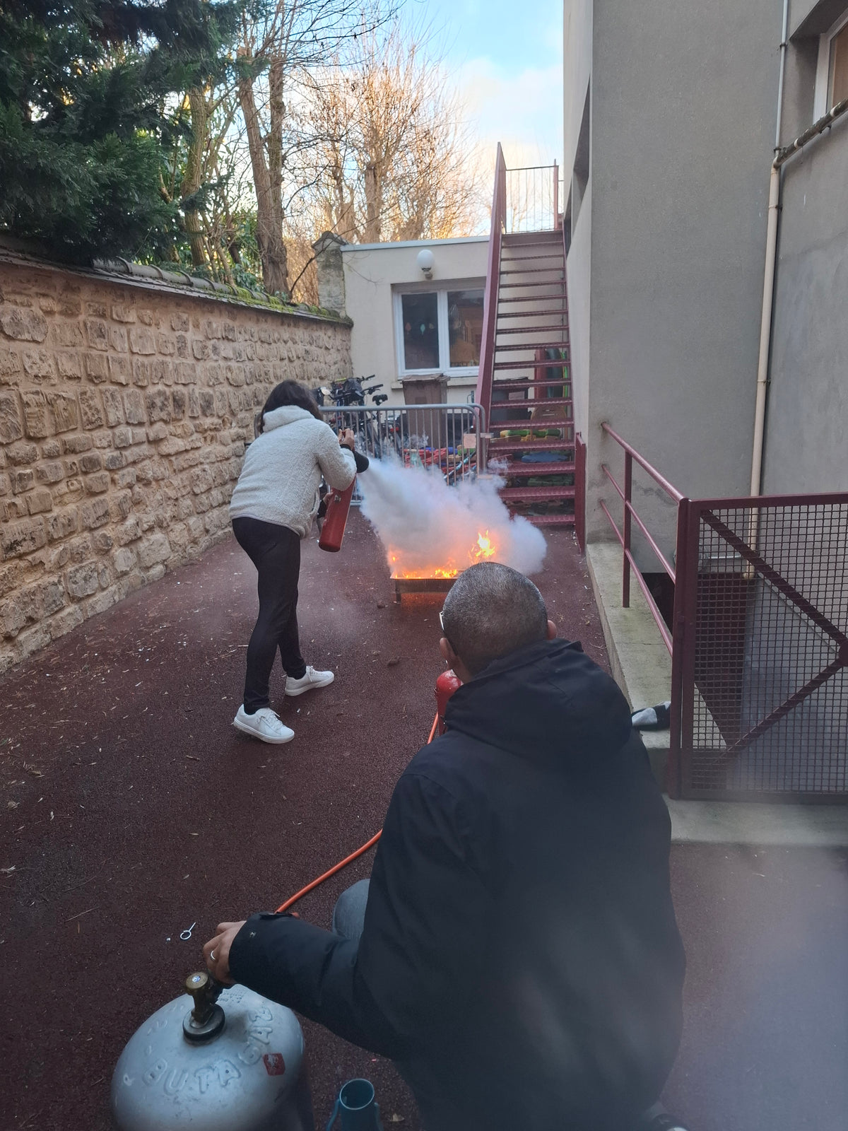 EXT - Manipulation d'extincteur sur bac à feu